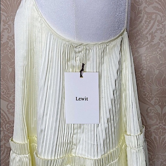 🆕🔥LEWIT REAL SILK BEAUTIFUL COLOR CRINKLE TOP THIN STRAP&VERY ELEGANT&CHIC NWT - Picture 9 of 13
